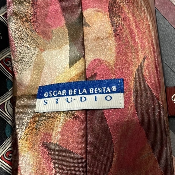 Oscar de la Renta Tie Bundle Silk and Polyester paisley Striped Abstract design - Picture 4 of 16